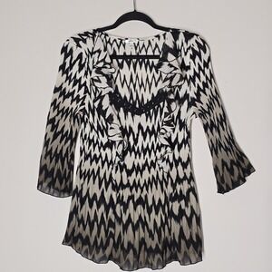 Nicola Woman Sheer Crinkle Chiffon Top 3/4 Bell Sleeve VNeck Ruffle Size Large